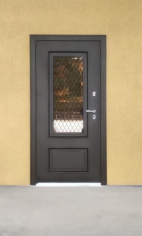 Дверь со стеклом и решеткой Дверь со стеклом и решеткой