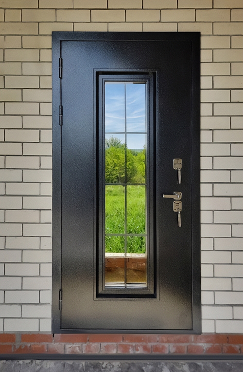 Входная дверь с длинным стеклом